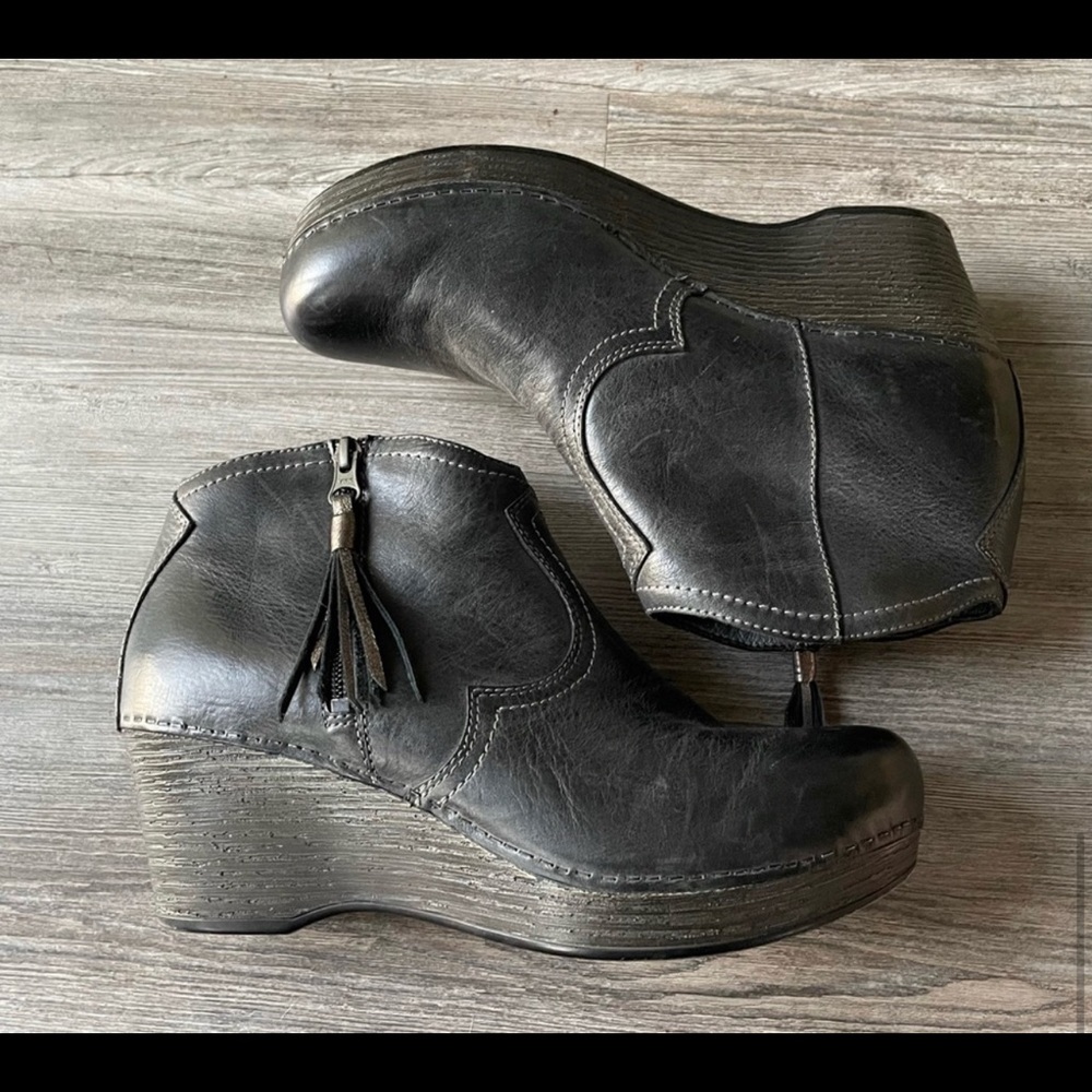 DANSKO VERONICA WEDGE BLACK LEATHER FRINGE ANKLE BOOTIE WESTERN DISTRESSED